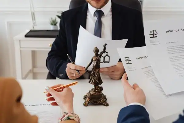 our fees Greenwich from EH Mediation - image of couple in joint mediation meeting